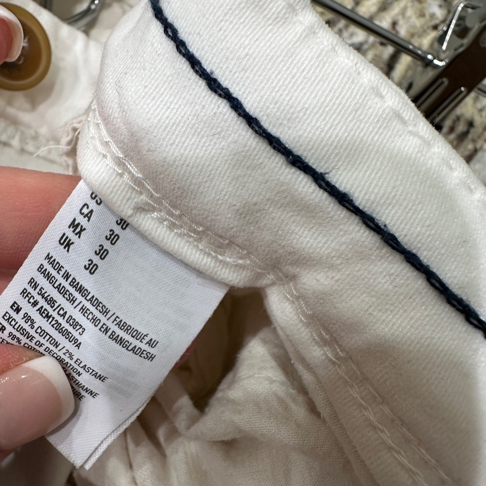 American Eagle Outfitters Men's White Shorts - Picture 5 of 5